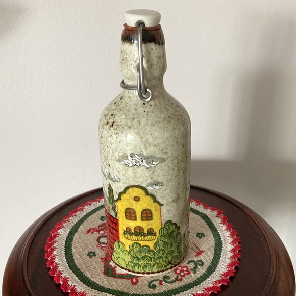 Vintage and rare find Rosler exquisite hinged lid stoneware bottle - Picture 4 of 5